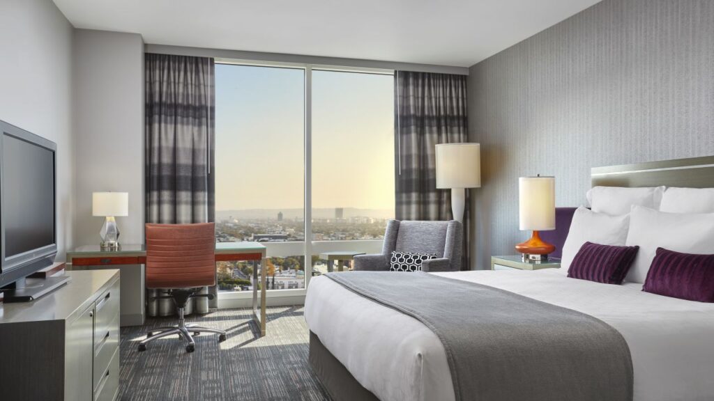 Loews Hollywood Hotel - Skyline King